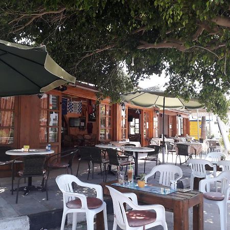 Natasha'S Apartments Paphos Ngoại thất bức ảnh