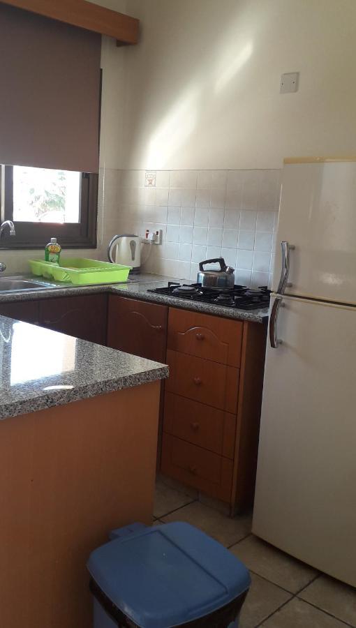Natasha'S Apartments Paphos Ngoại thất bức ảnh