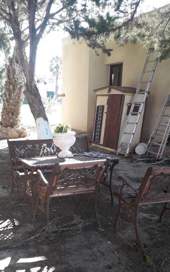 Natasha'S Apartments Paphos Ngoại thất bức ảnh