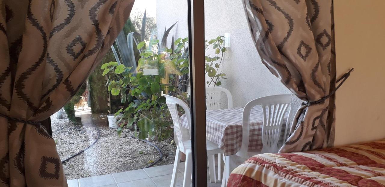 Natasha'S Apartments Paphos Ngoại thất bức ảnh