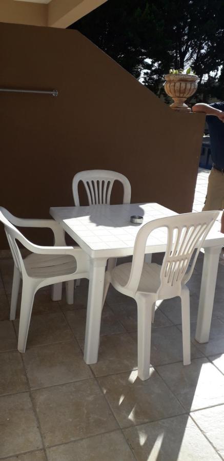 Natasha'S Apartments Paphos Ngoại thất bức ảnh