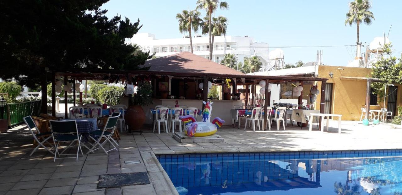 Natasha'S Apartments Paphos Ngoại thất bức ảnh